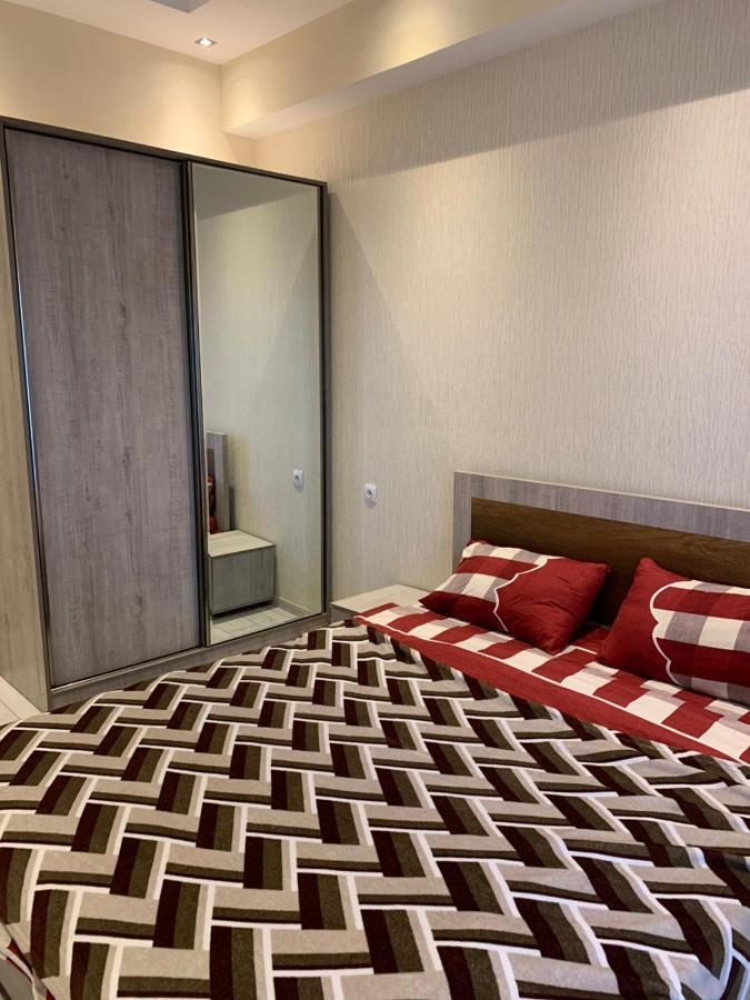 Apartment Three Bedroom In Saburtalo Tbilisi Exterior foto