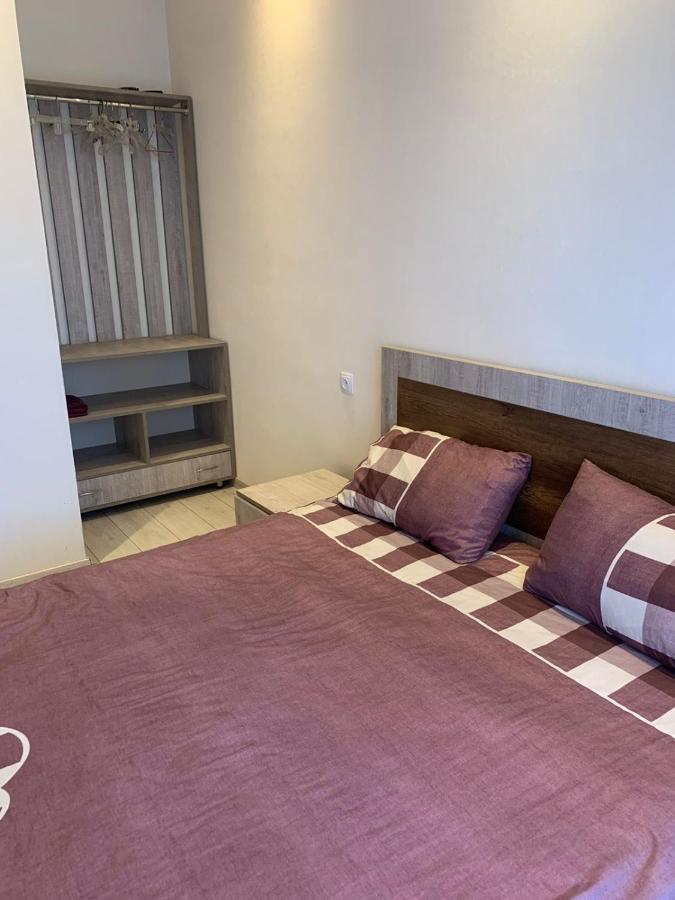 Apartment Three Bedroom In Saburtalo Tbilisi Exterior foto