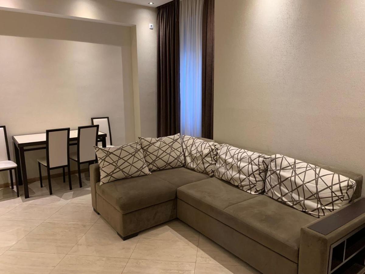 Apartment Three Bedroom In Saburtalo Tbilisi Exterior foto